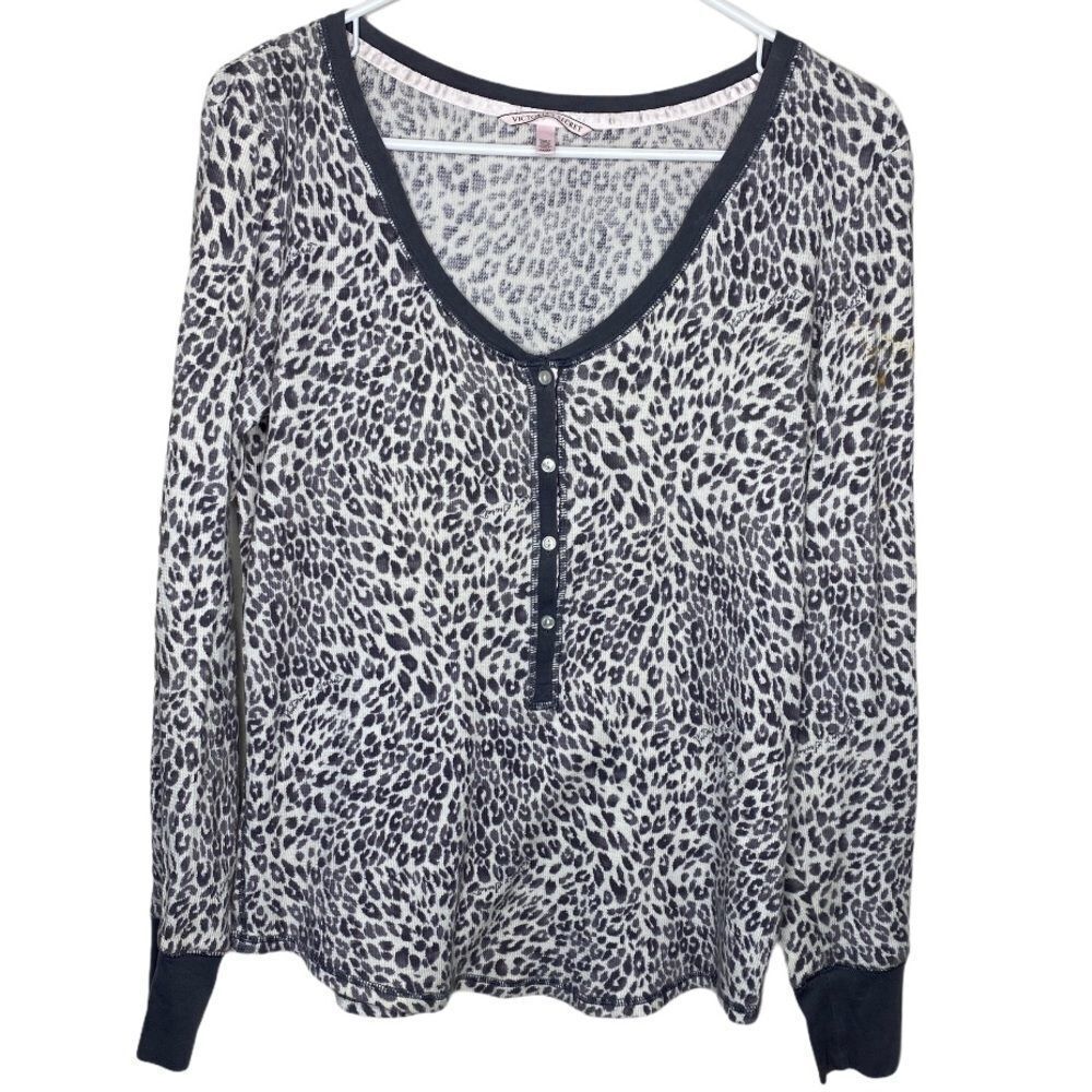 Victoriaโsย Secretโ Animal Print Henley Shirt